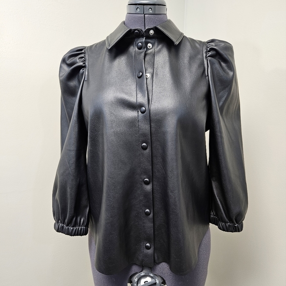 So sexy! Vegan Leather, puff-sleeve blouse - Picture 3 of 12